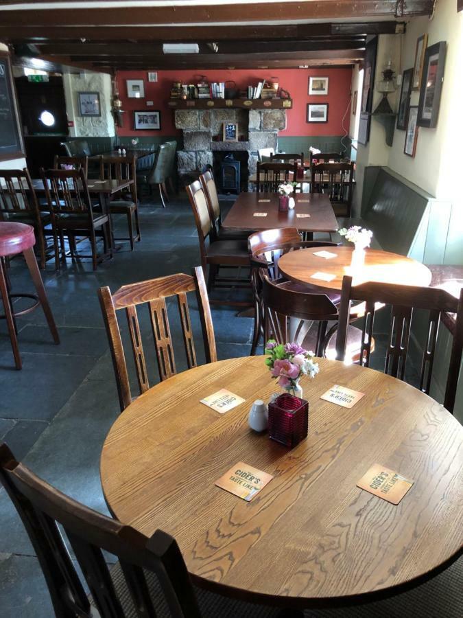 The Engine Inn เพนแซนซ์ ภายนอก รูปภาพ