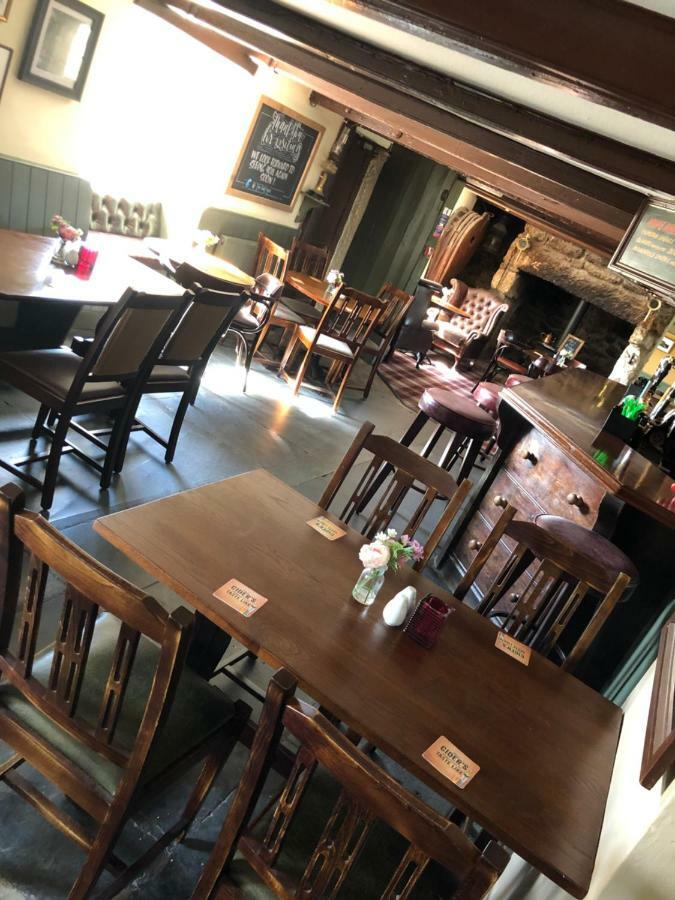 The Engine Inn เพนแซนซ์ ภายนอก รูปภาพ